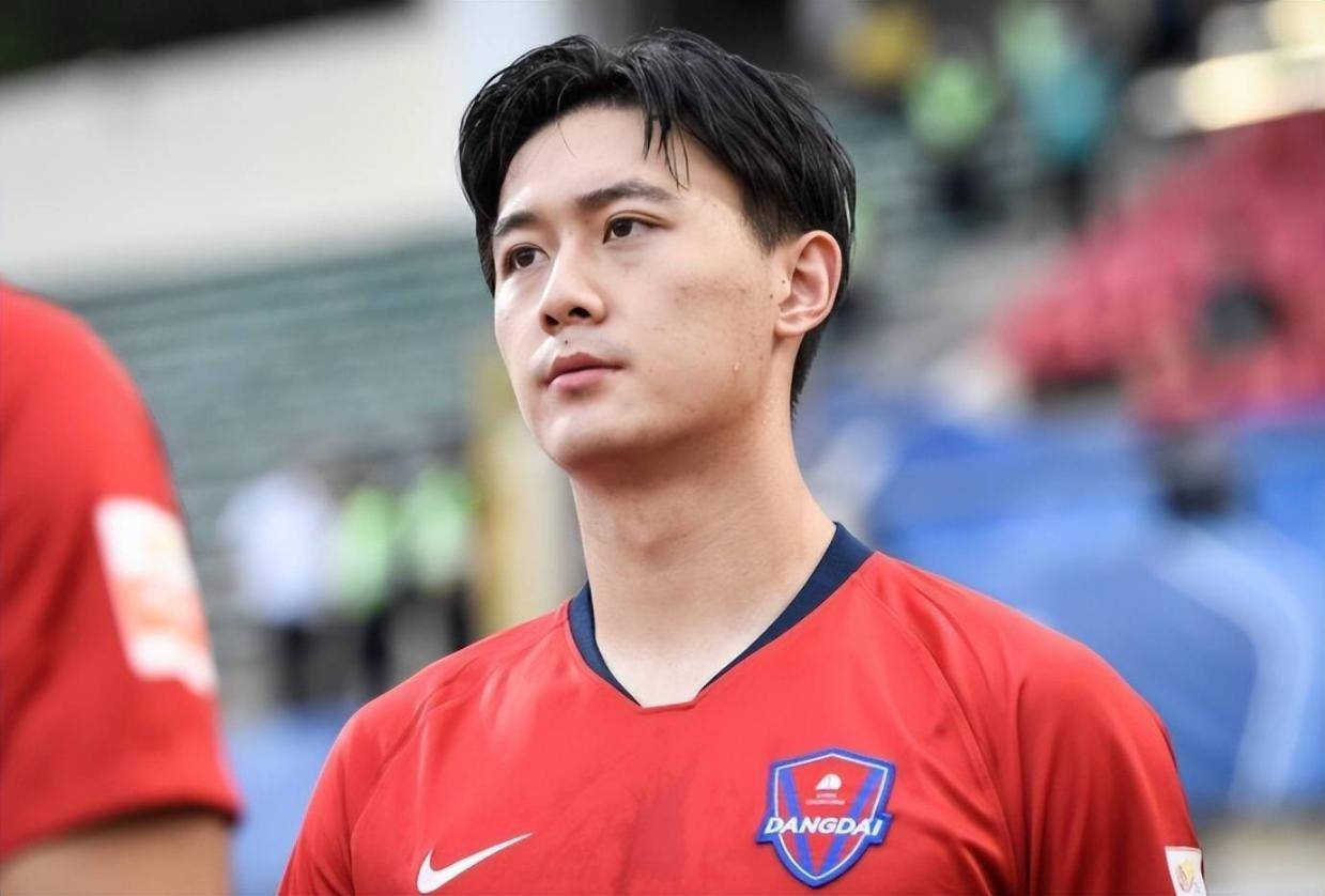 德转宣！申花两位中卫共同拍板同意提前跟德甲多特签顶薪大合同，值得期待