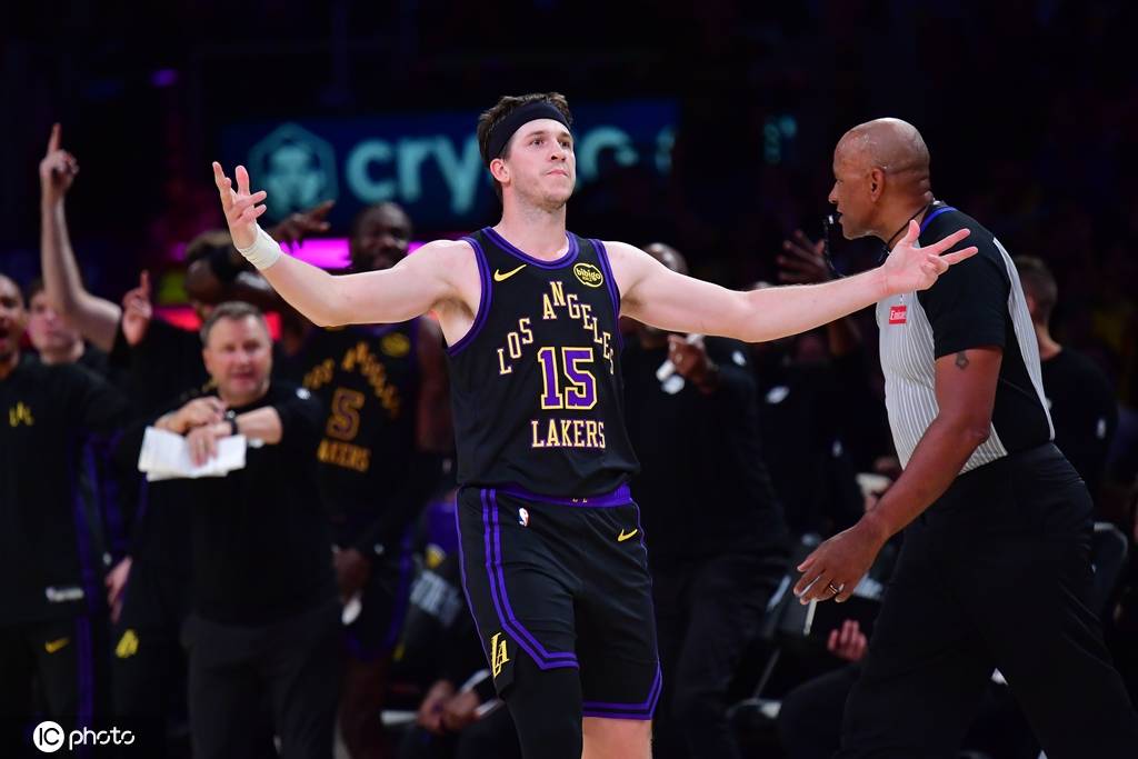 湖人再遭暴击！里夫斯左侧腹斜肌二级损伤 常规赛报销